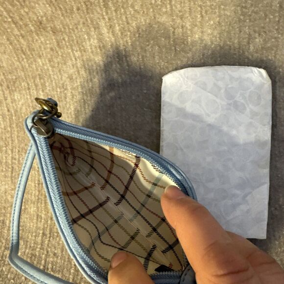 Coach Embossed Zip Blue Leather Wristlet New W/Tag 40885 / B4/Pool - Picture 4 of 4